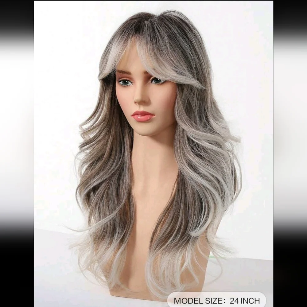 SALE  ** BRAND NEW ** Elegant Ash Blonde Ombre Wig